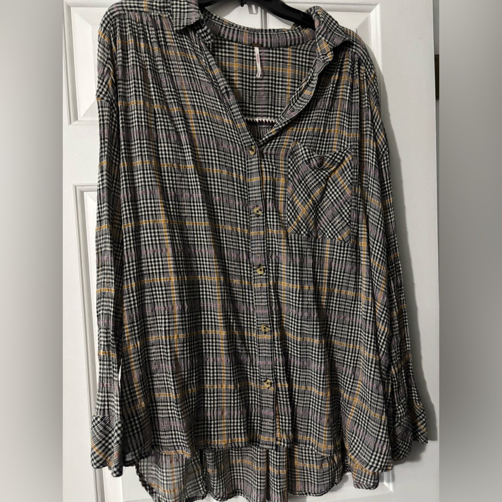 Free People- Super cuter button down blouse!